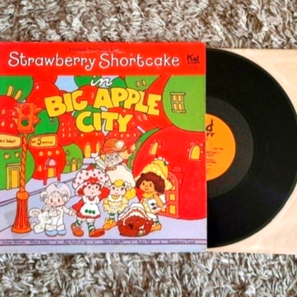 Strawberry Shortcake In Big Apple City vintage 1980 vinyl record